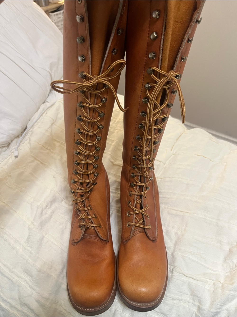 VINTAGE FRYE LACE UP BOOTS - Picture 3 of 5